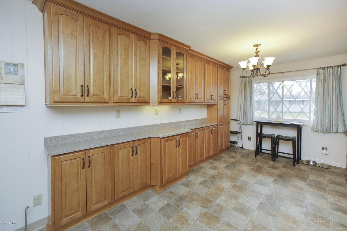 1050 Lowe Dr, Marshall, MI 49068 photo 8