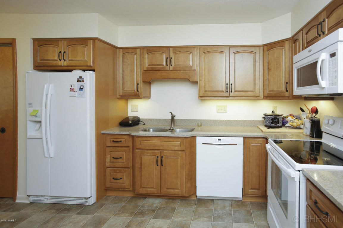 1050 Lowe Dr, Marshall, MI 49068 photo 7