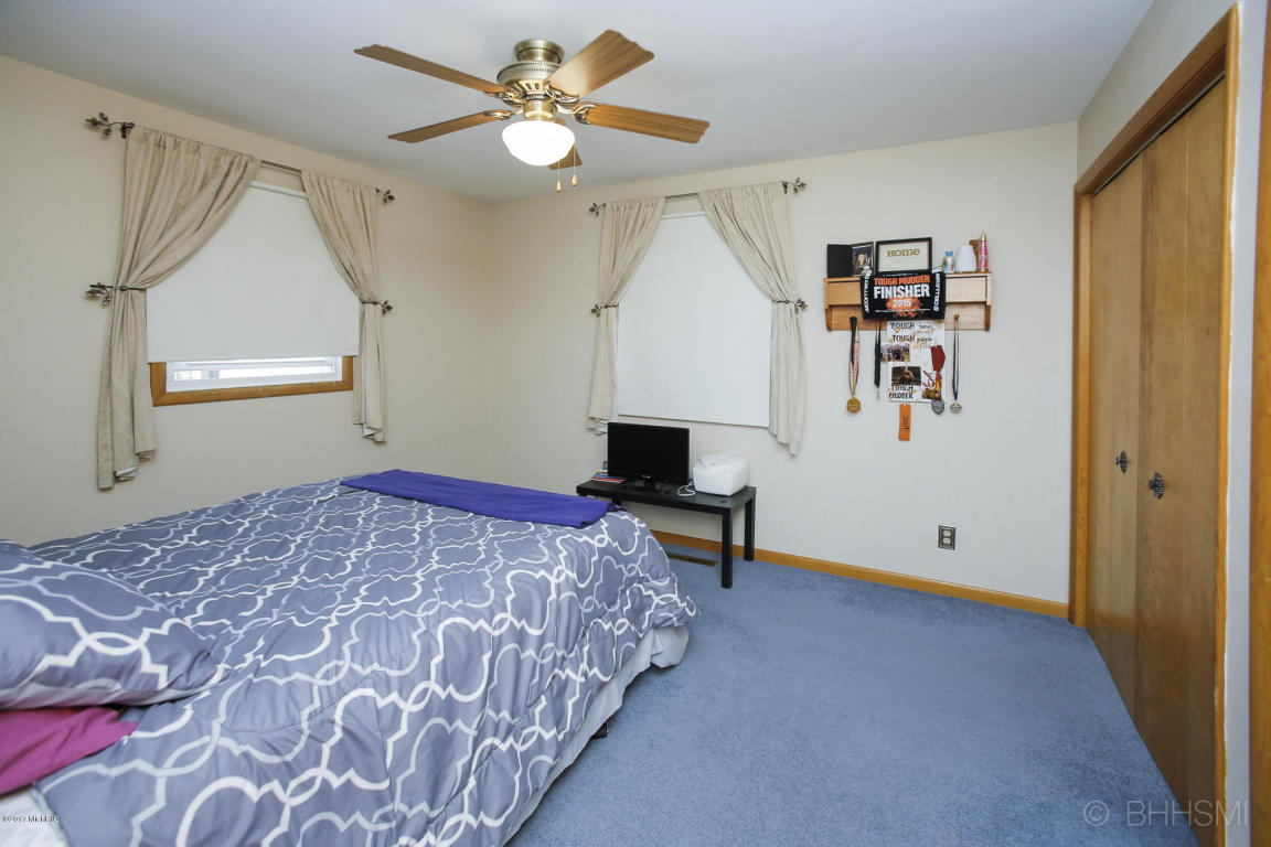 1050 Lowe Dr, Marshall, MI 49068 photo 9