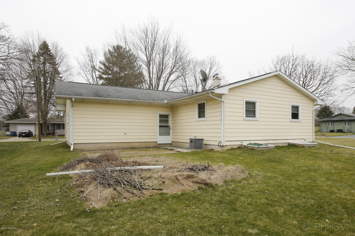 1050 Lowe Dr, Marshall, MI 49068 photo 21