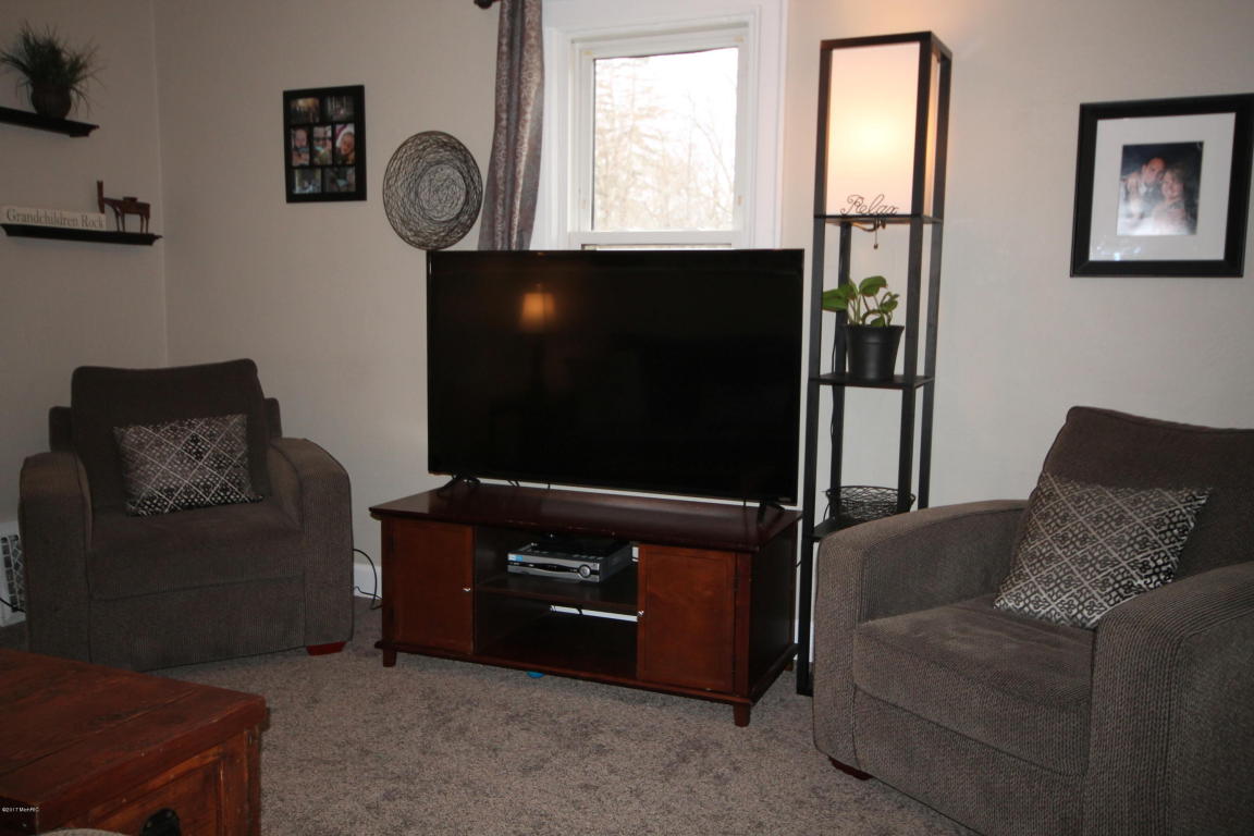 314 E Thomas, Parchment, MI 49004 photo 4