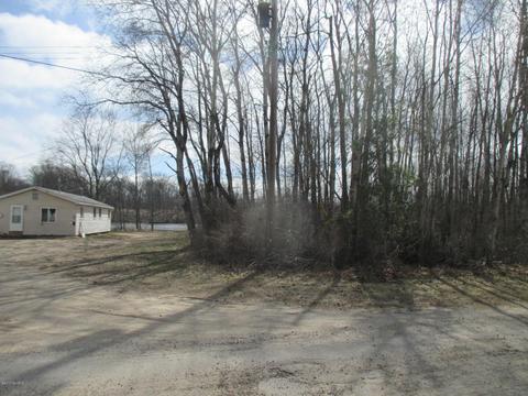 1435 E James, White Cloud, MI 49349 photo 16