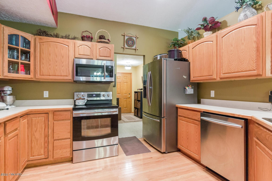 5131 W Bard Rd, Whitehall, MI 49461 photo 2