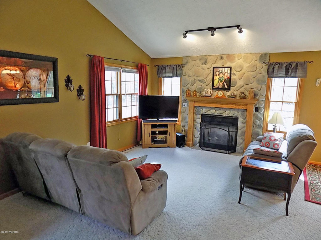5131 W Bard Rd, Whitehall, MI 49461 photo 6