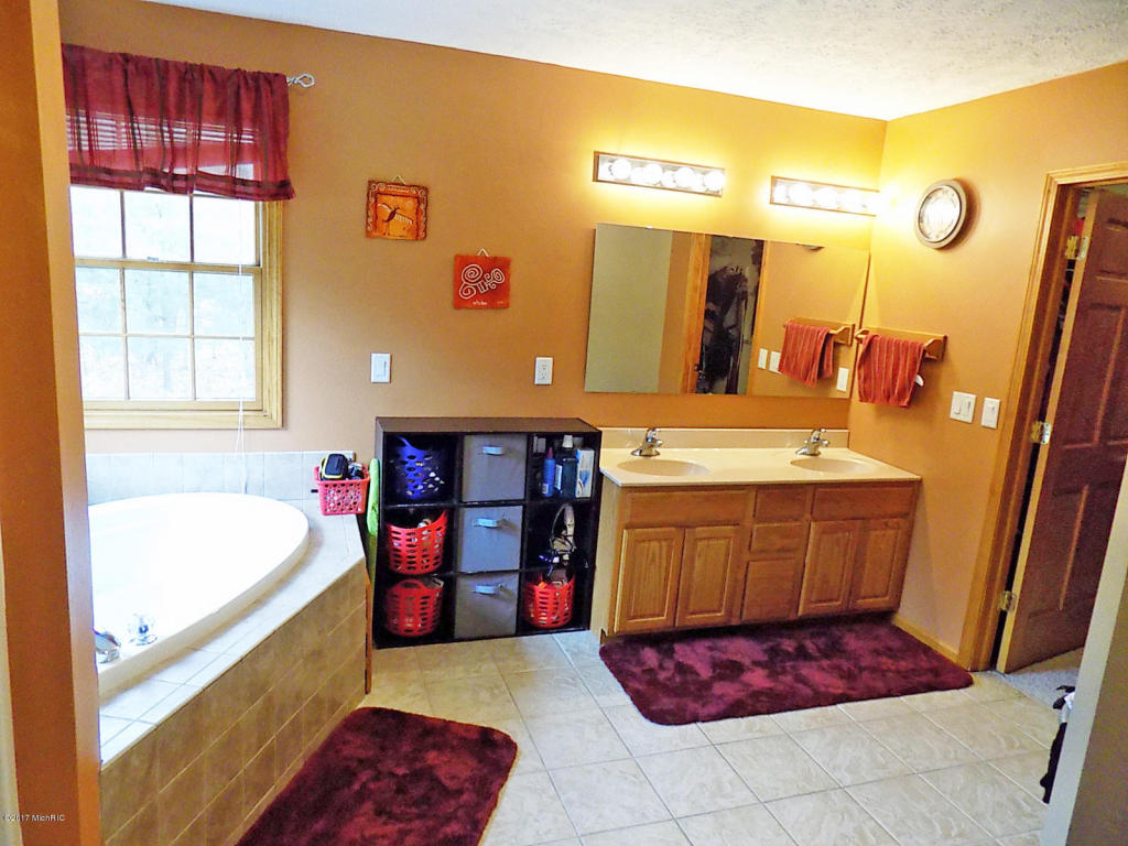 5131 W Bard Rd, Whitehall, MI 49461 photo 12