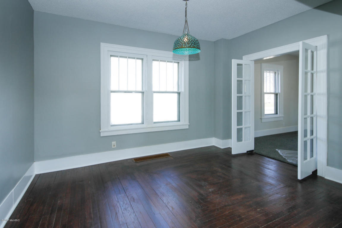 616 N Main St, Three Rivers, MI 49093 photo 9