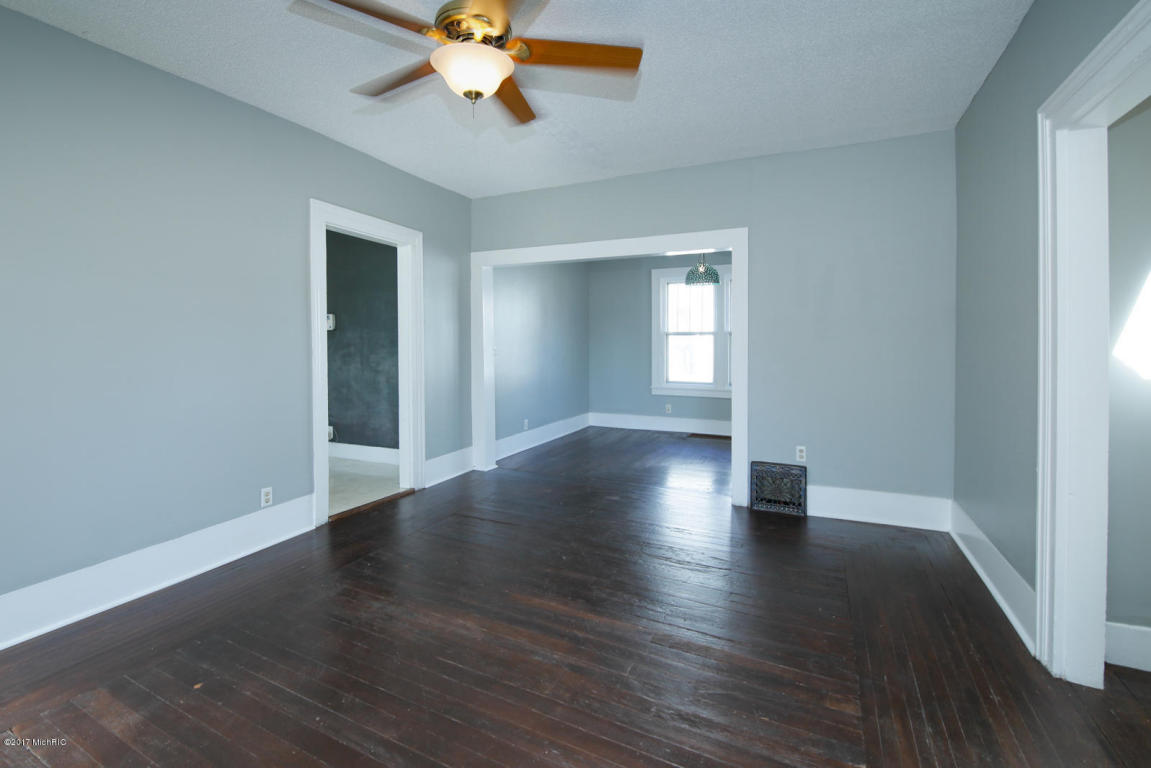616 N Main St, Three Rivers, MI 49093 photo 7