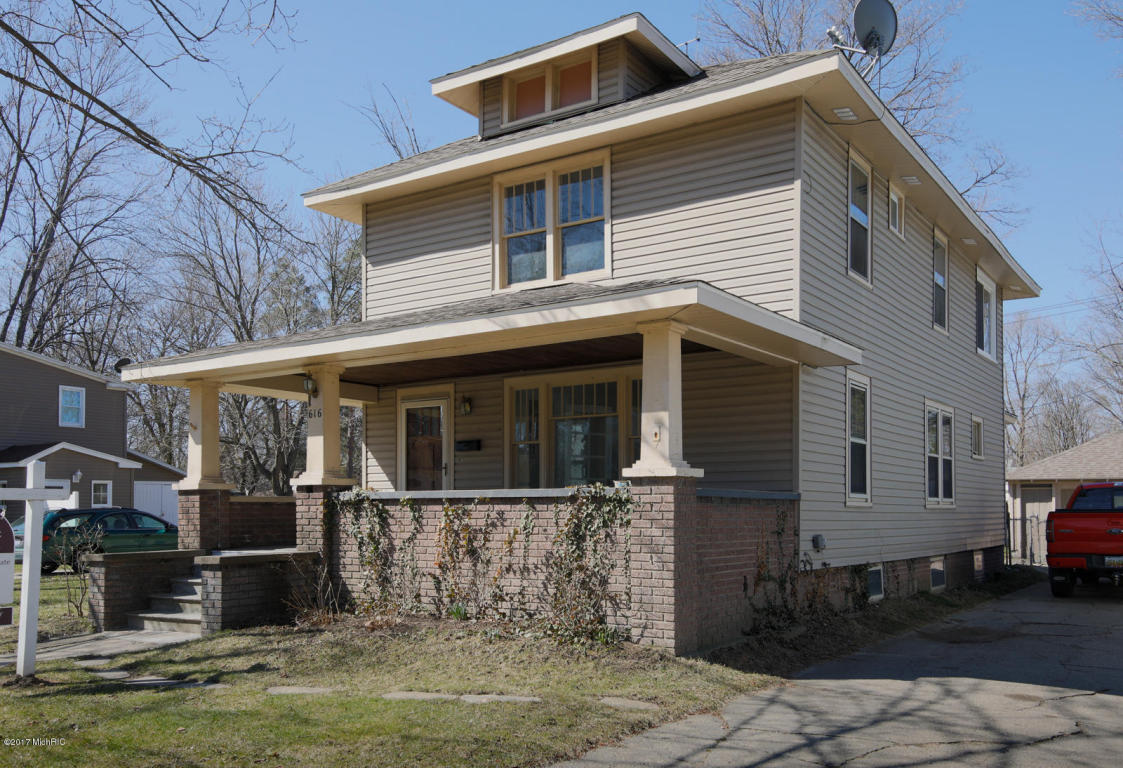 616 N Main St, Three Rivers, MI 49093 photo 2