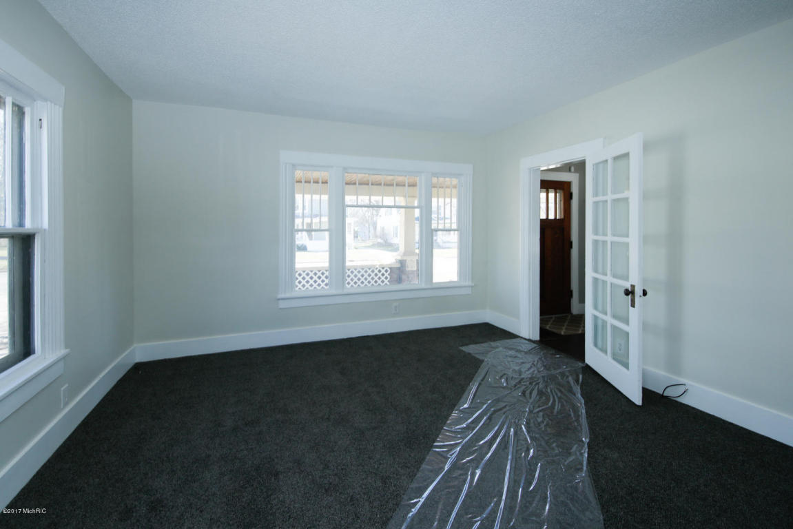 616 N Main St, Three Rivers, MI 49093 photo 4