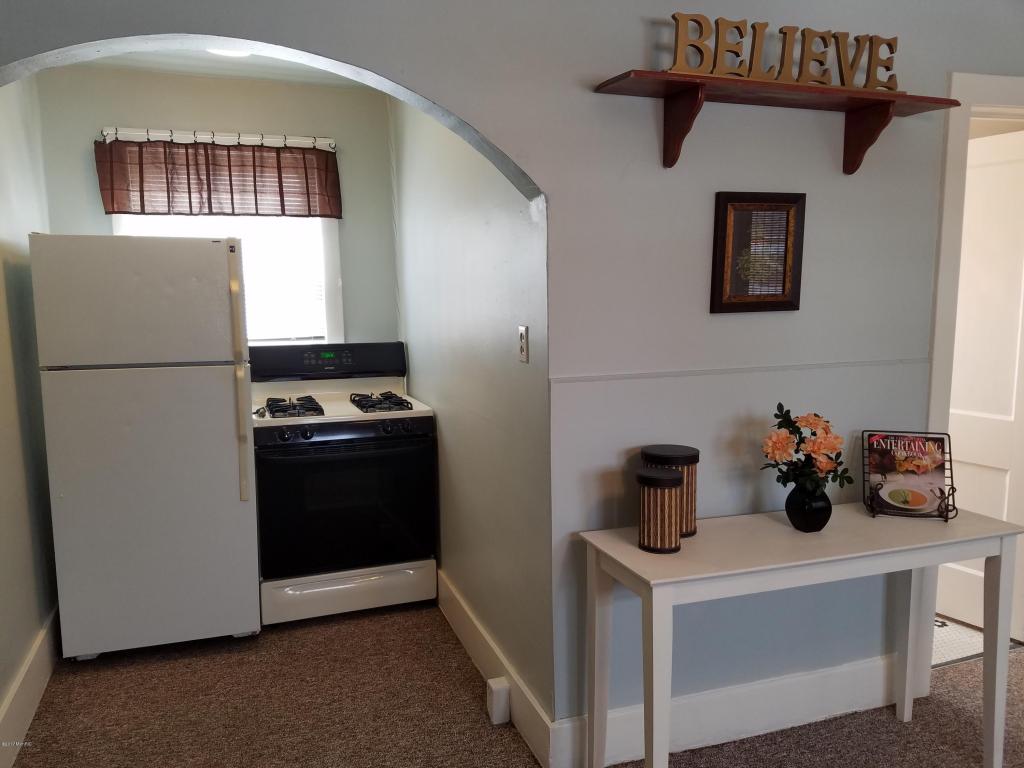 316 E Colby St, Whitehall, MI 49461 photo 6