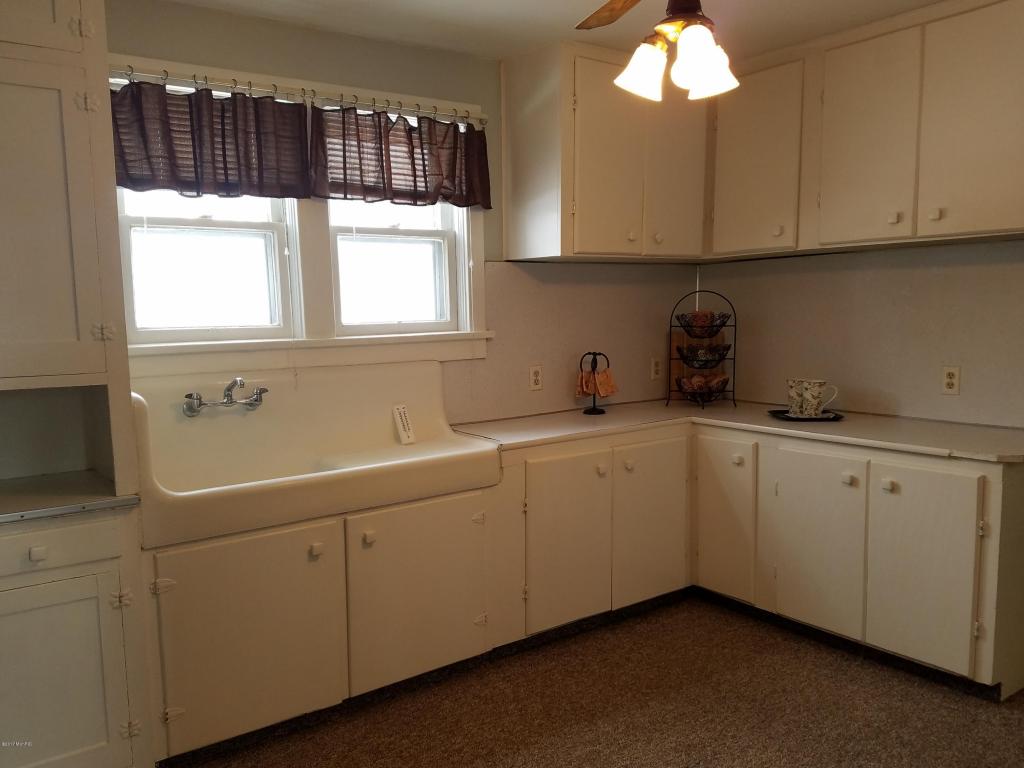 316 E Colby St, Whitehall, MI 49461 photo 7
