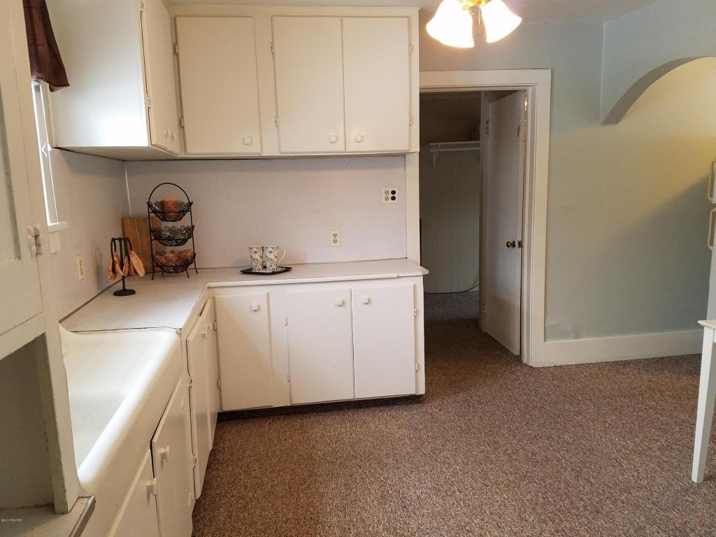 316 E Colby St, Whitehall, MI 49461 photo 8