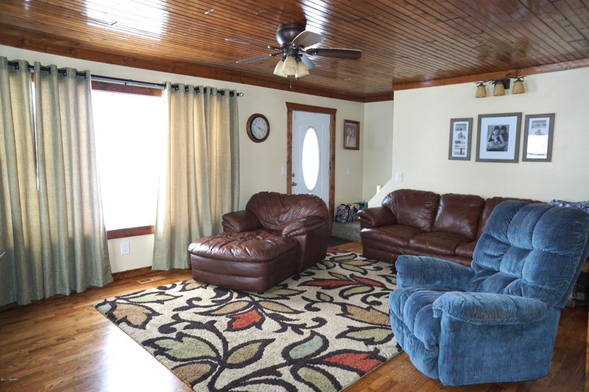 3783 Cypress, Remus, MI 49340 photo 2