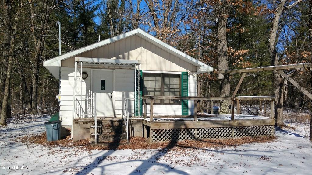 2865 W Marquette Circle Dr, Baldwin, MI 49304 photo 1