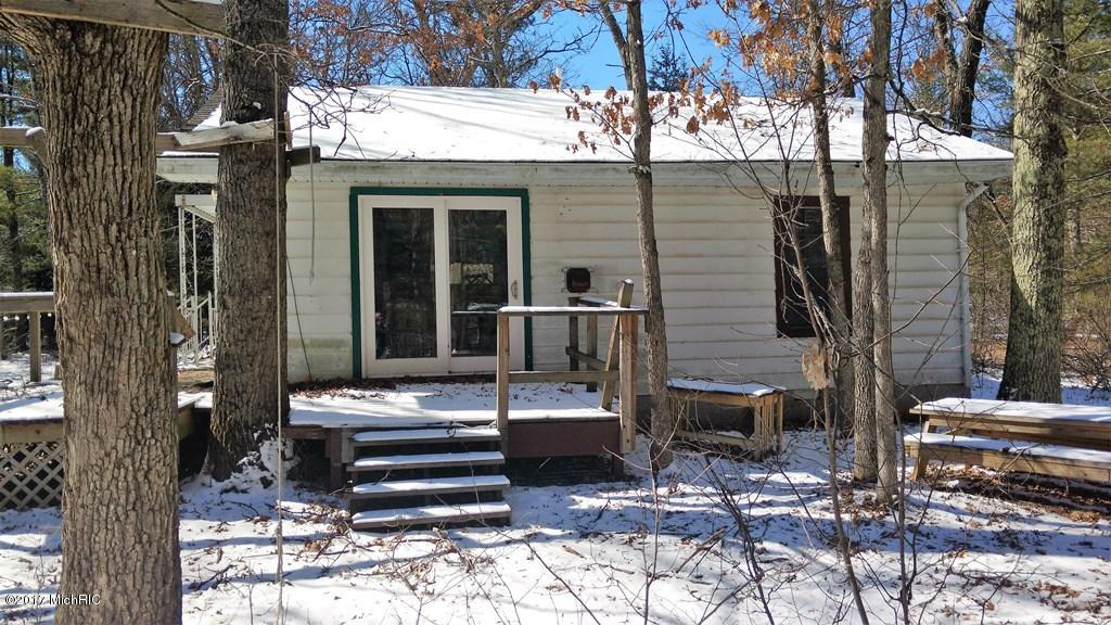 2865 W Marquette Circle Dr, Baldwin, MI 49304 photo 2