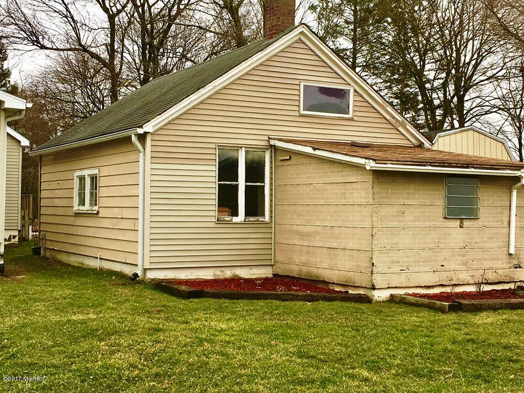 105 N Front St, Grant, MI 49327 photo 28
