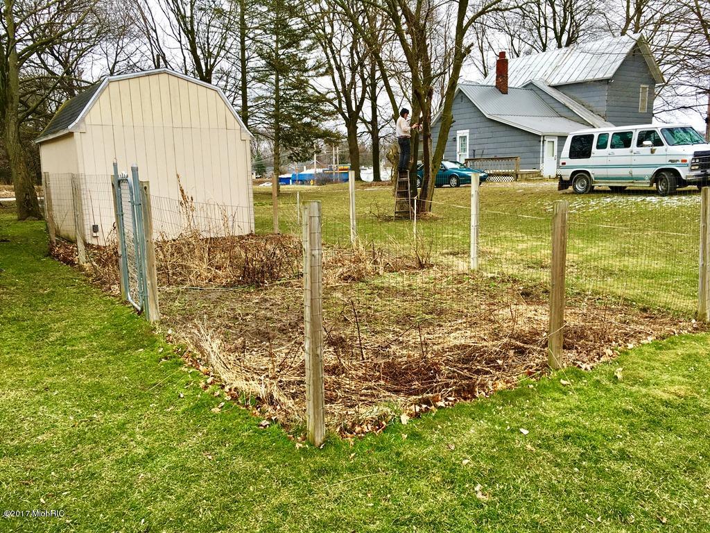 105 N Front St, Grant, MI 49327 photo 35