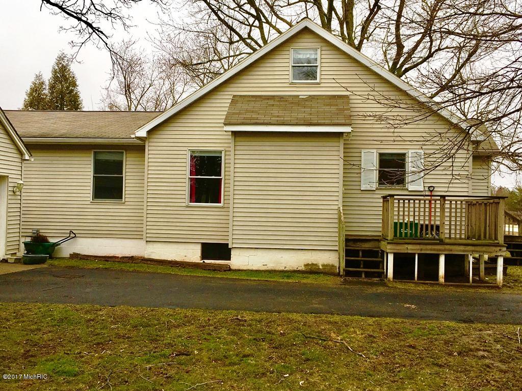 105 N Front St, Grant, MI 49327 photo 38