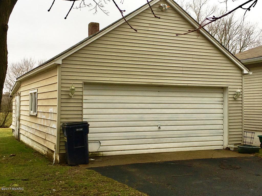 105 N Front St, Grant, MI 49327 photo 34