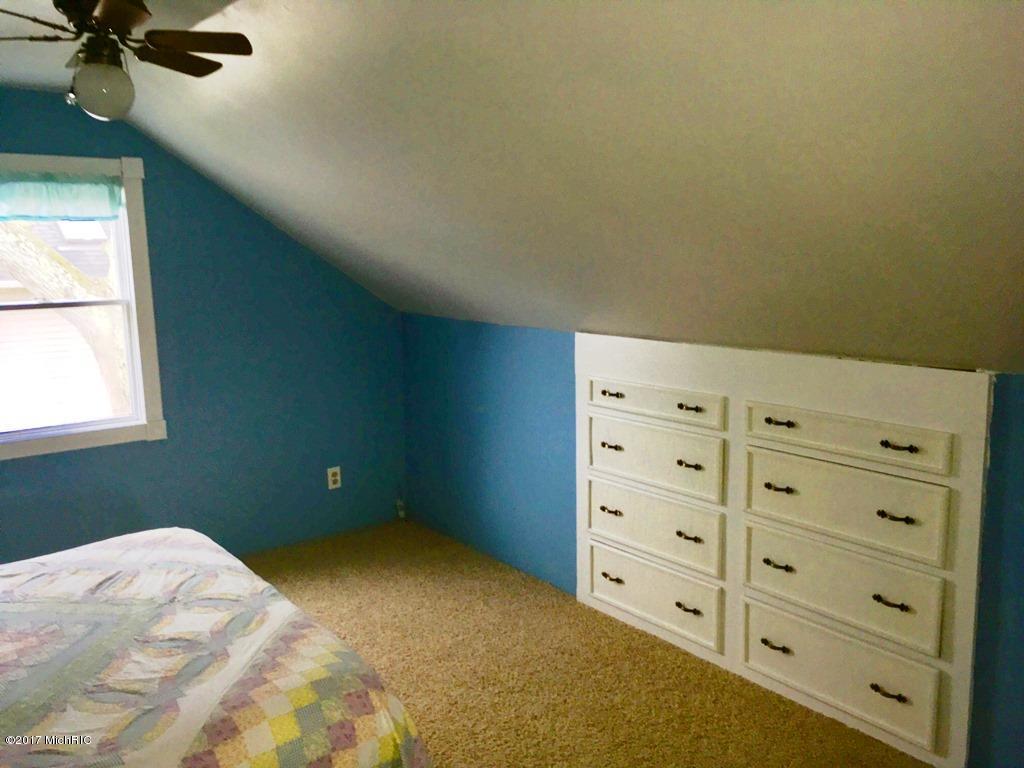 105 N Front St, Grant, MI 49327 photo 24