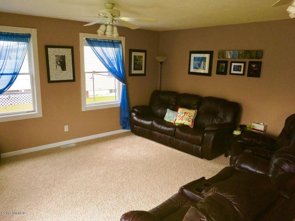105 N Front St, Grant, MI 49327 photo 13