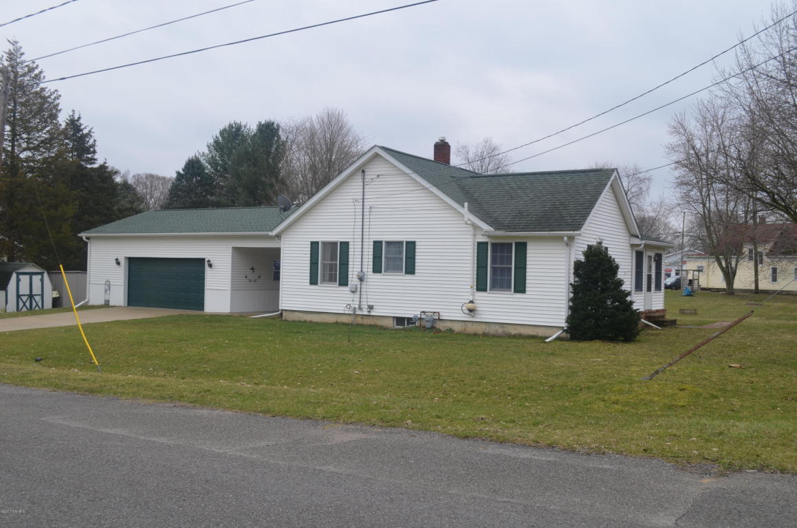 118 Dallas, Colon, MI 49040 photo 3