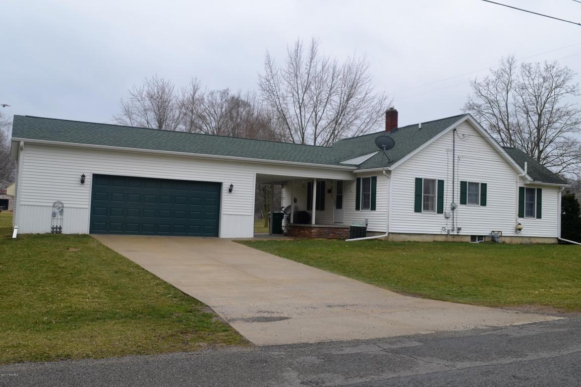 118 Dallas, Colon, MI 49040 photo 2