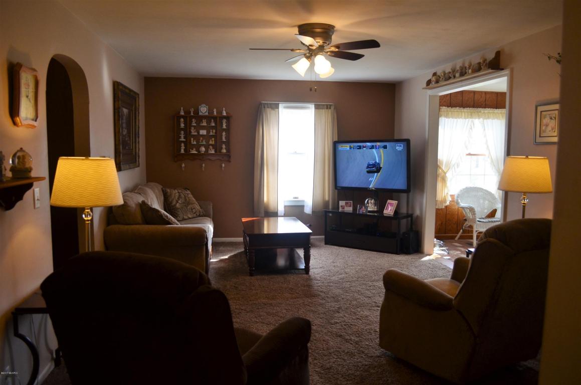 118 Dallas, Colon, MI 49040 photo 10
