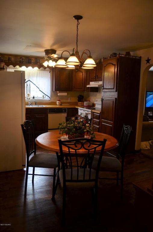 118 Dallas, Colon, MI 49040 photo 6