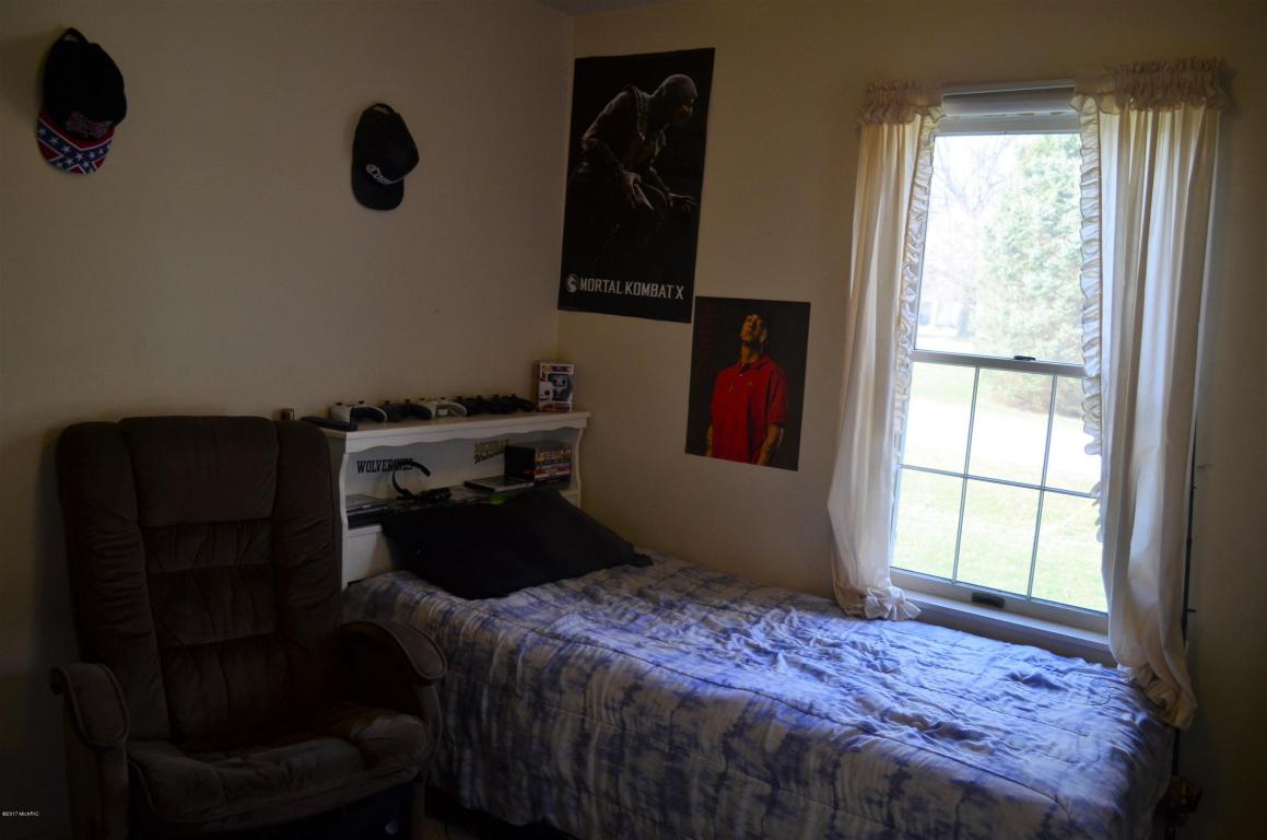118 Dallas, Colon, MI 49040 photo 29