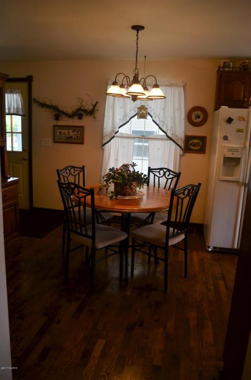118 Dallas, Colon, MI 49040 photo 9