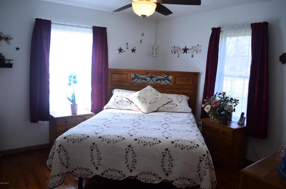 118 Dallas, Colon, MI 49040 photo 17