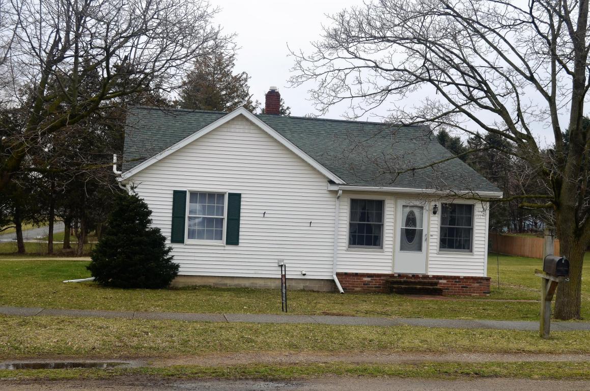118 Dallas, Colon, MI 49040 photo 4