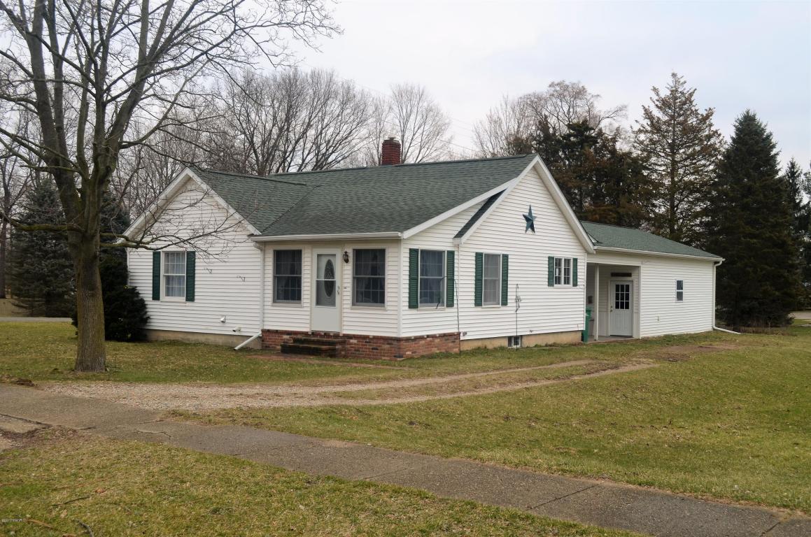 118 Dallas, Colon, MI 49040 photo 1