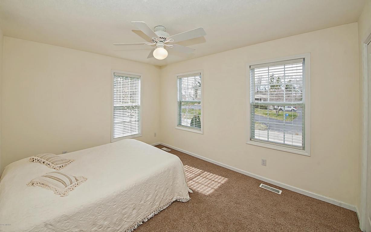 541 Upton Dr, St. Joseph, MI 49085 photo 25