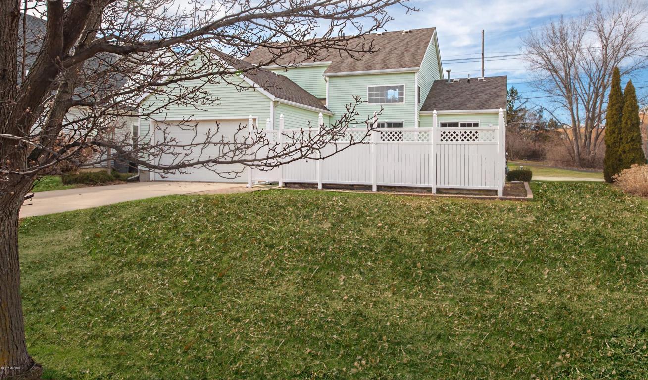 541 Upton Dr, St. Joseph, MI 49085 photo 3