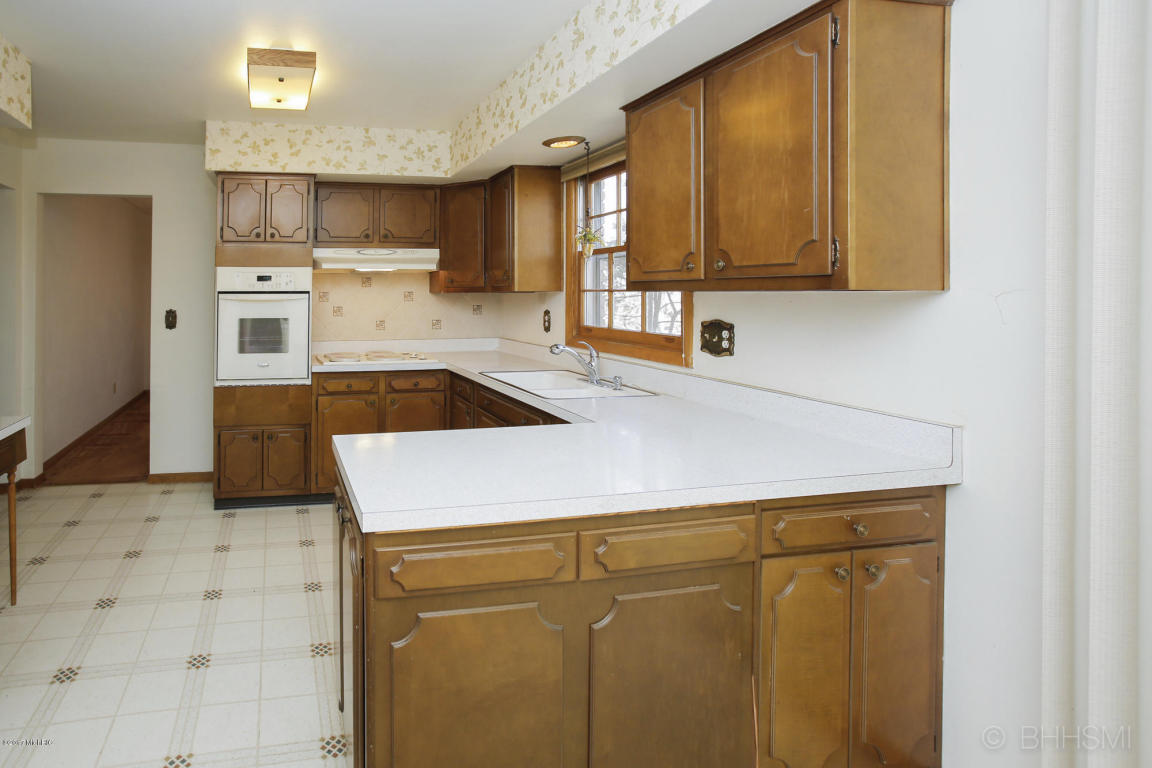 633 Hill Rd, Marshall, MI 49068 photo 5