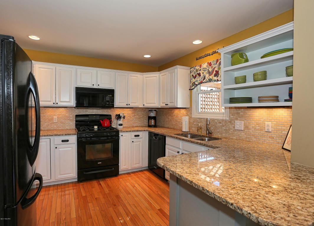 9501 28th St SE, Ada, MI 49301 photo 11