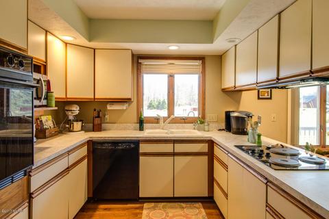 8140 Hall Rd, Bellevue, MI 49021 photo 10