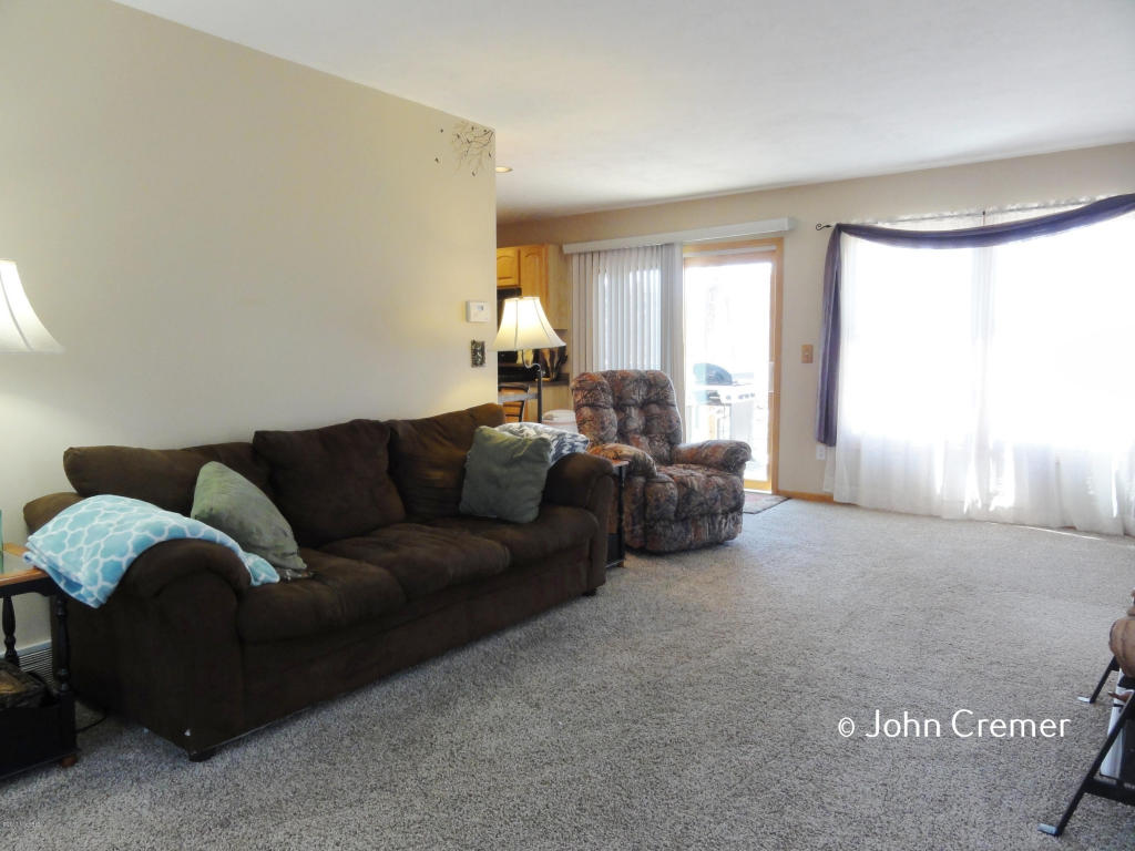 606 11th St, Plainwell, MI 49080 photo 5