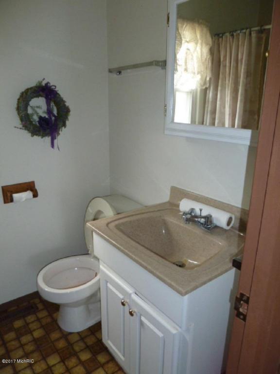 1798 Point Dr, Camden, MI 49232 photo 9
