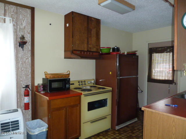 1798 Point Dr, Camden, MI 49232 photo 5