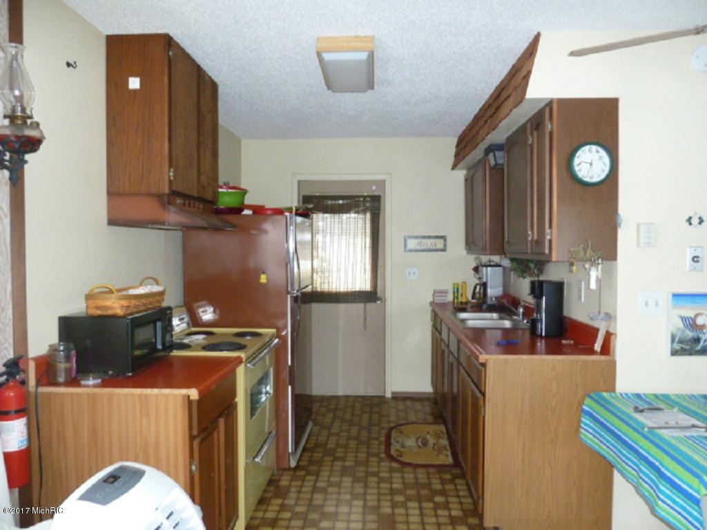 1798 Point Dr, Camden, MI 49232 photo 3