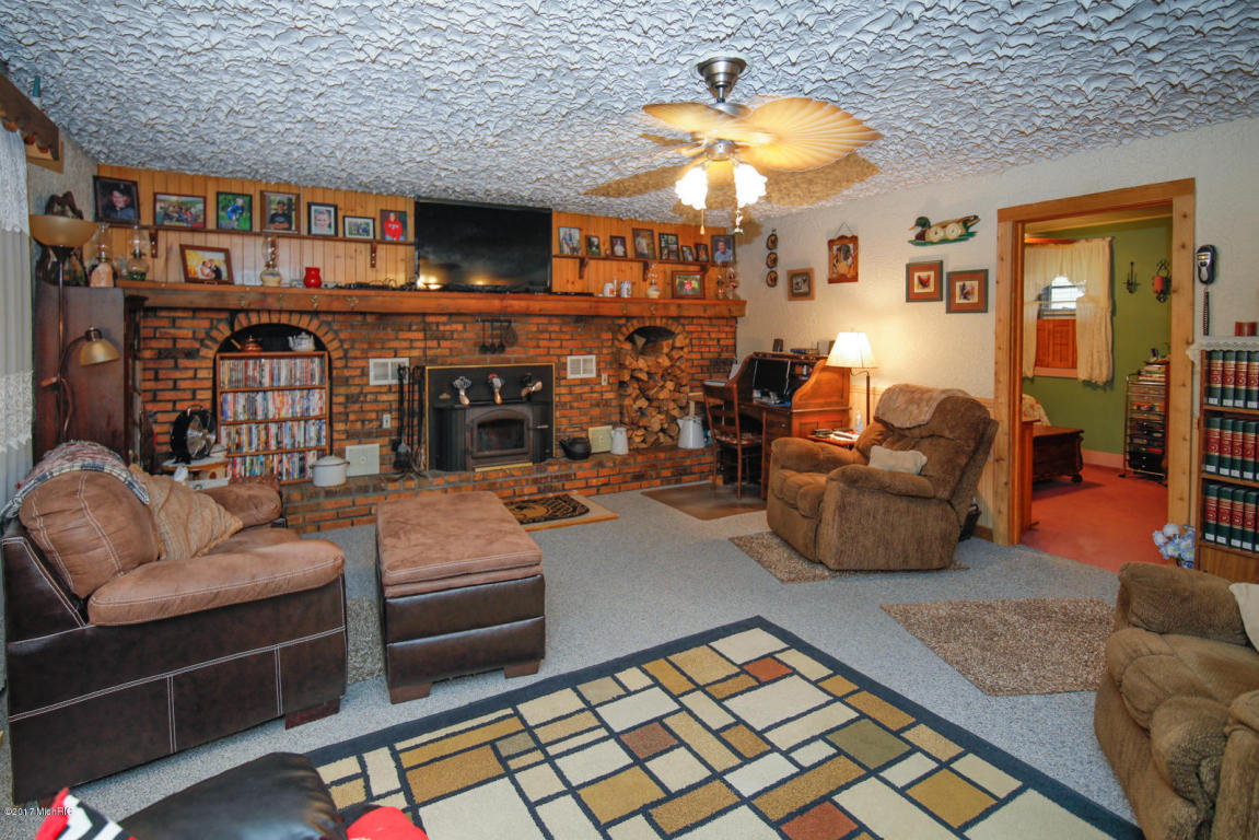 14475 Kane Rd, Plainwell, MI 49080 photo 4