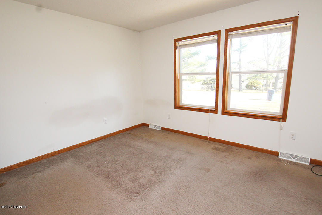 97 E Jefferson, Newaygo, MI 49337 photo 12