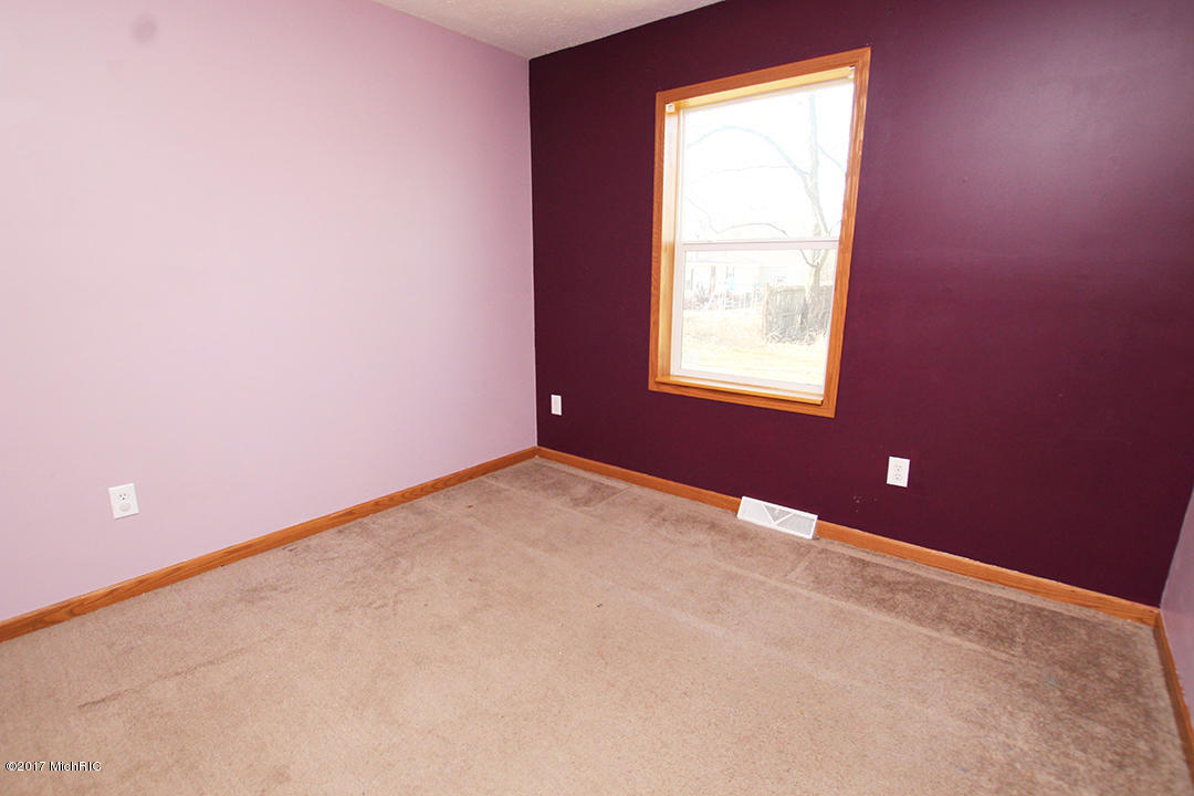 97 E Jefferson, Newaygo, MI 49337 photo 10