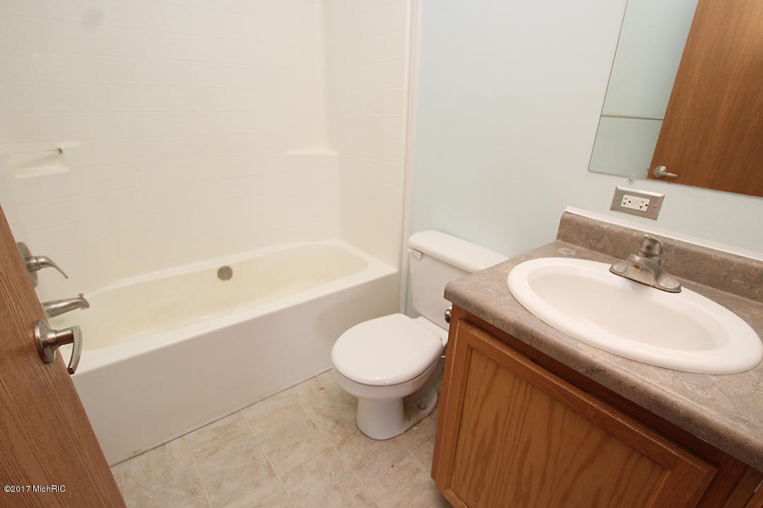 97 E Jefferson, Newaygo, MI 49337 photo 9