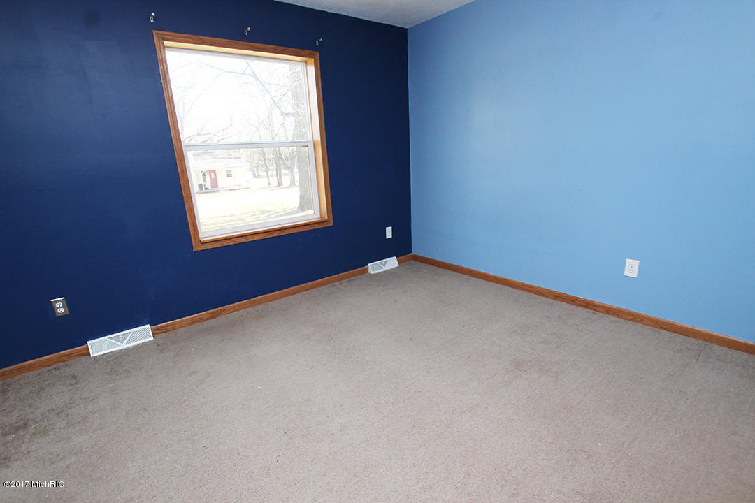 97 E Jefferson, Newaygo, MI 49337 photo 11
