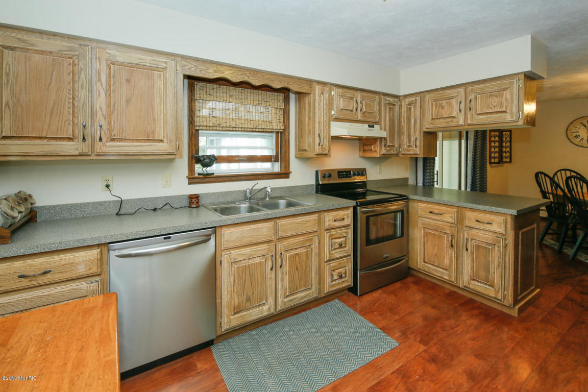 10902 Jones, Bellevue, MI 49021 photo 10