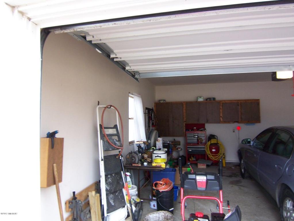 520 N Cedar St, Evart, MI 49631 photo 32
